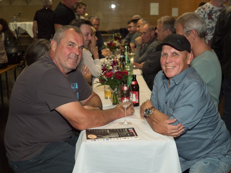Im Vordergrund Ernst Salzgeber und Dietmar Loacker.