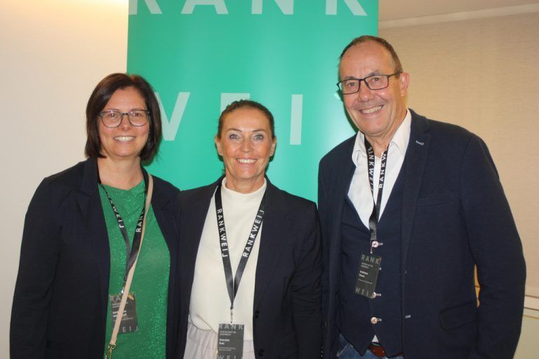 Bürgermeisterin Katharina Wöß-Krall mit Carolin Frei und Andreas Prenn. <span class="copyright">VN-TK</span>