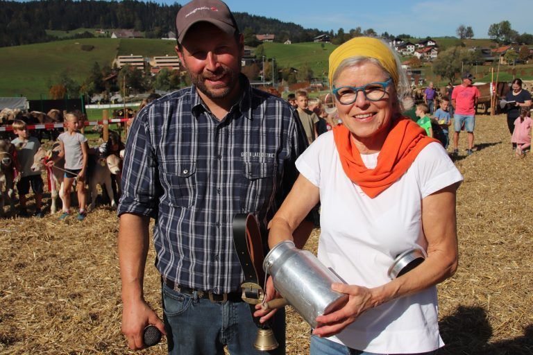 Organisator Georg Freuis mit Gemeindeoberhaupt Angelika Schwarzmann.