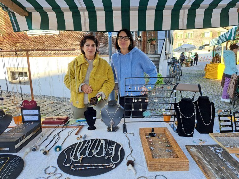 Schmuck gab es ebenfalls zu kaufen.