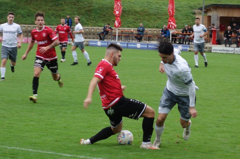 Der Zima FC Rotenberg errang am vergangenen Wochenende einen Sieg, doch der Kampf um den Herbstmeistertitel ist noch nicht entschieden. <span class="copyright">SIHA/5</span>