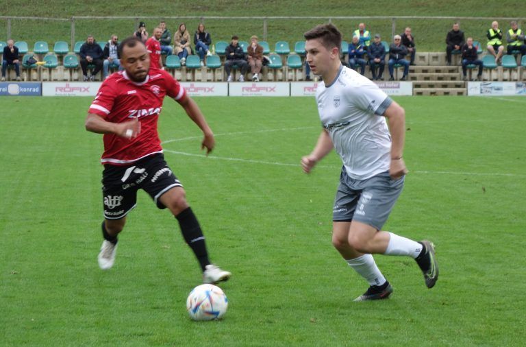 Mit Hochspannung verteidigt das Team von Rotenberg gegen die Angriffe von Lochau.