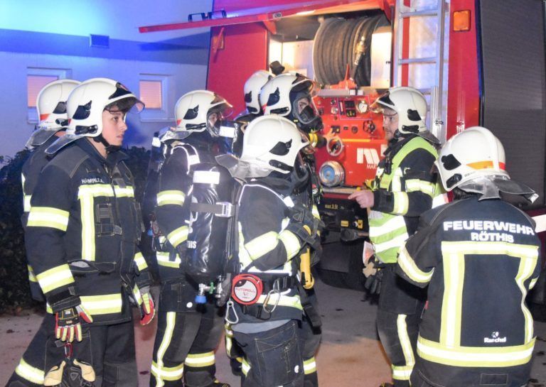 Einsatzleiter Joachim Ellensohn war mit der Röthner Feuerwehr schnell am Einsatzort.