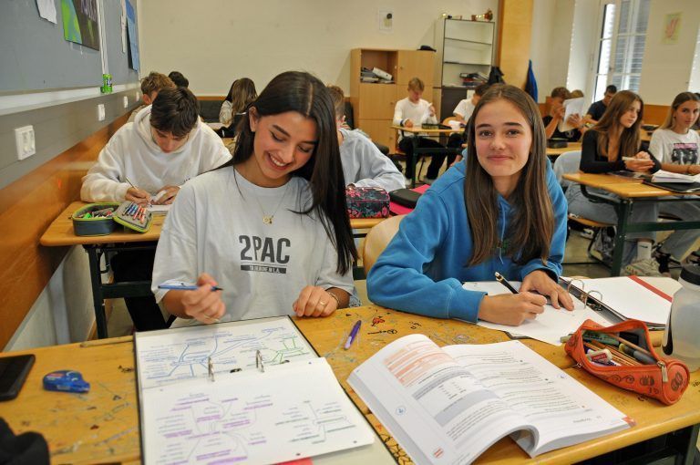 Am BGD wird seit 2019 in der Oberstufe der Schulversuch „Realgymnasium für Kultur & Ökonomie“ geführt.