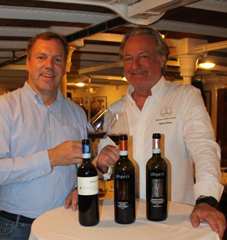 Uli Berchtold und Heino Huber luden zum Weinfestival auf die historischen Bodenseeschiffe Hohentwiel und Oesterreich.