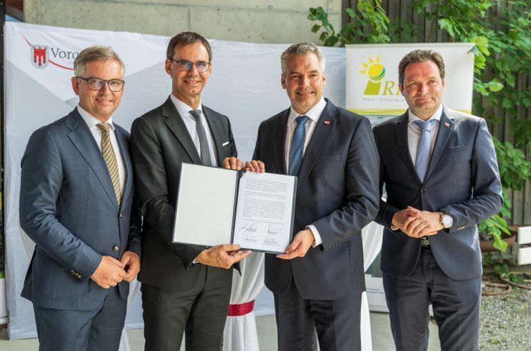 Zwischen Vorarlberg und der Republik wurde eine Finanzierungsvereinbarung bereits im Sommer mit Kanzler, Finanzminister, Landwirtschaftsminister und Landeshauptmann unterzeichnet. VN