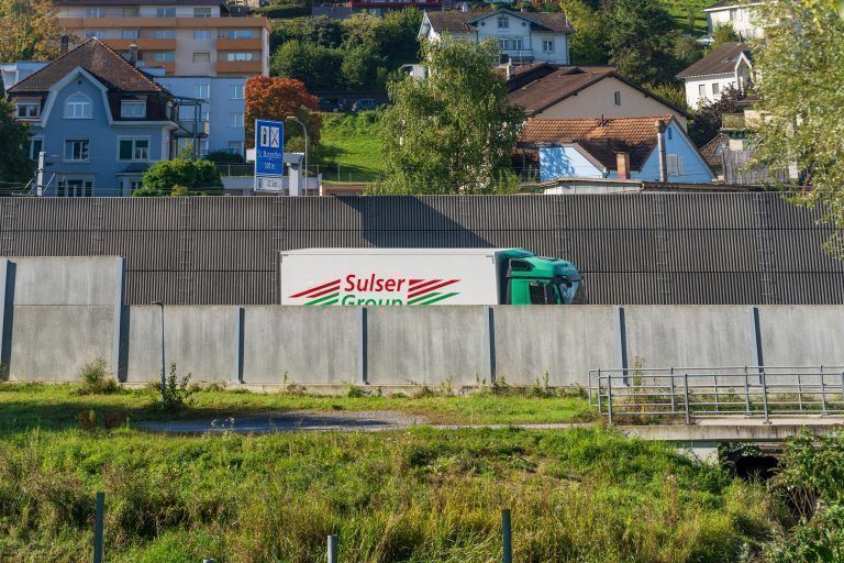 Der optische Eindruck scheint auch akkustisch bestätigt zu werden. Die eine Seite ist lärmgeschützt, die andere nicht.  <span class="media-container dcx_media_rtab" data-dcx_media_config="{}" data-dcx_media_type="rtab"> </span><span class="copyright">VN/Stiplovsek</span>