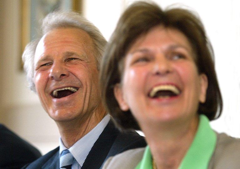 <span class="copyright">VN</span>