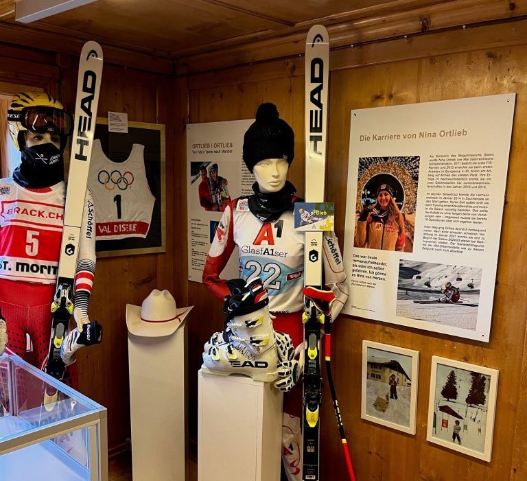 Ortlieb & Ortlieb lösten im FIS-Skimuseum Strolz & Strolz ab.