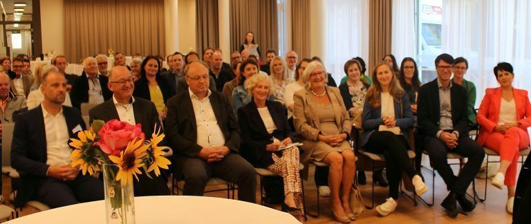 Mit großer Freude könne er zahlreiche Festgäste zu diesem Freudentag begrüßen, betonte Hausleiter Emanuel Jori und fügte hinzu, dass dies der Tag der Mitarbeitenden sei, die leider an der Feier nicht teilnehmen können, weil sie beschäftigt sind. <span class="copyright">STP/6</span>