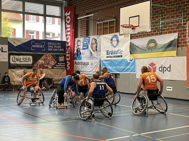 Spannende Spiele und hochklassige Aktionen im Altacher KOM. VN/Hartmann (1) , mima (2)