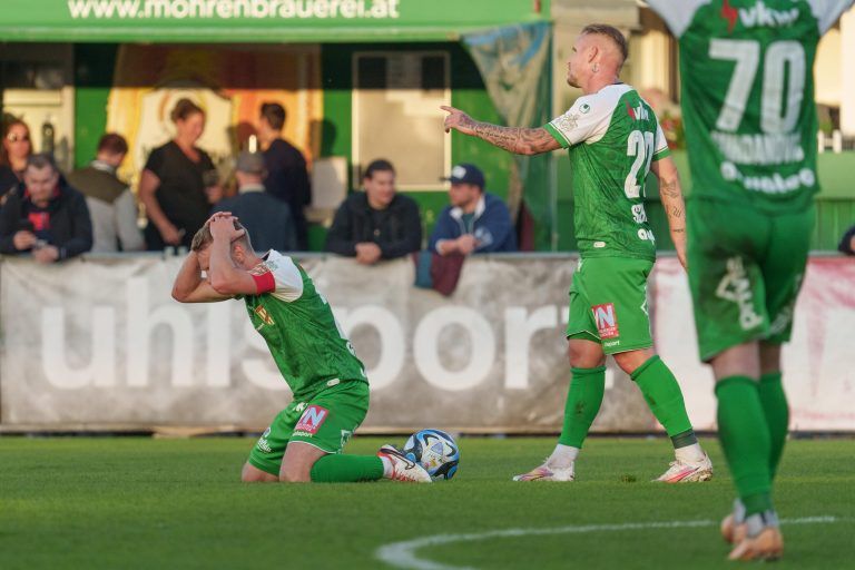 Eine völlig desolate Leistung brachte Austria Lustenau ein 0:5 gegen SK Rapid ein. <span class="copyright">Apa</span>