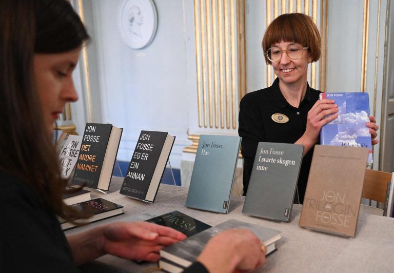 „Melancholie“, „Die Nacht singt ihre Lieder“ und „Ein Sommer“ sind bekannte Bücher. Jonathan NACKSTRAND / AFP