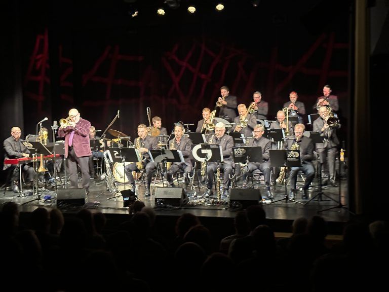 Die Big Band Liechtenstein feierte im TAK das 40-Jahr-Jubiläum.   <span class="copyright">Monika Bischof</span>