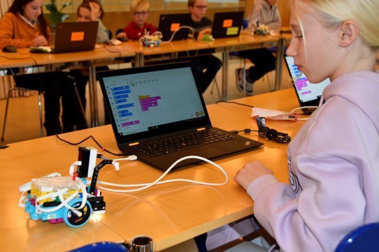 Zwei MINT-Workshops für Mädchen vermitteln Grundlagen des Programmierens. <span class="copyright">Mint</span>