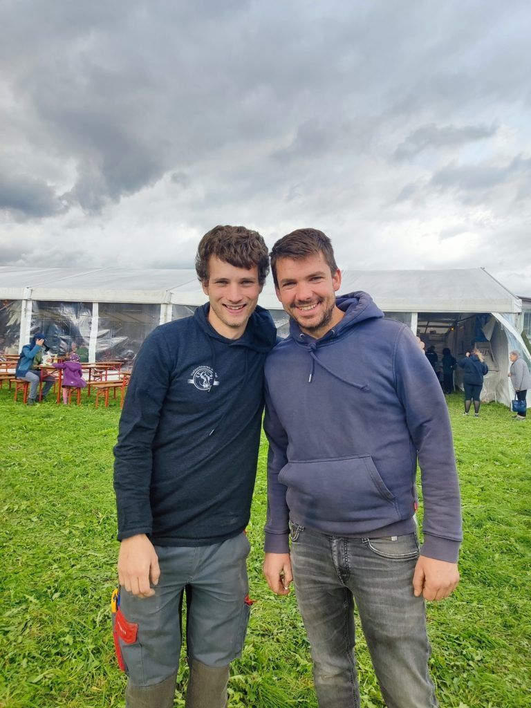 Auch der Obmann Johannes Brunner und der Vizeobmann Lukas Morscher sind sichtlich zufrieden mit der Veranstaltung.