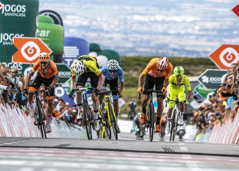 Colin Stüssi sprintete in Portugal zum Sieg auf der siebten Etappe und zum sensationellen Gesamtsieg. Volta A Portugal (2), Gepa