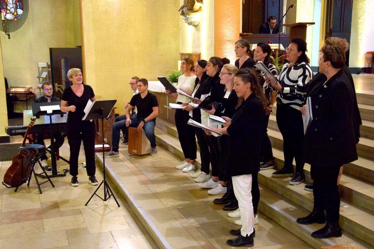 Auftritt des Chors Sunshine.