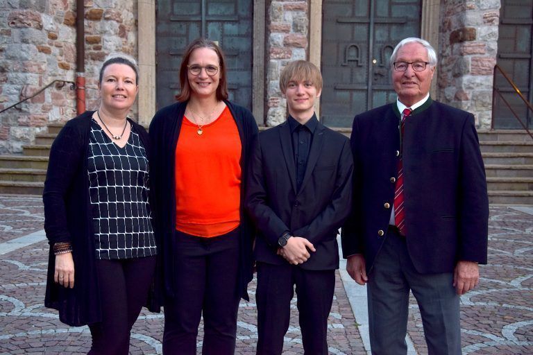 Tanja Schaub, Gertrud Burtscher mit Sohn Jodok Burtscher und Gisbert Poiger.