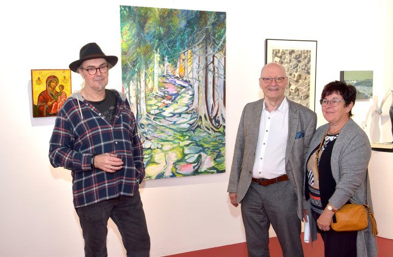 Künstler Tom Josepf (l.) und Künstler Kurt Bonner mit Gattin Marlene.