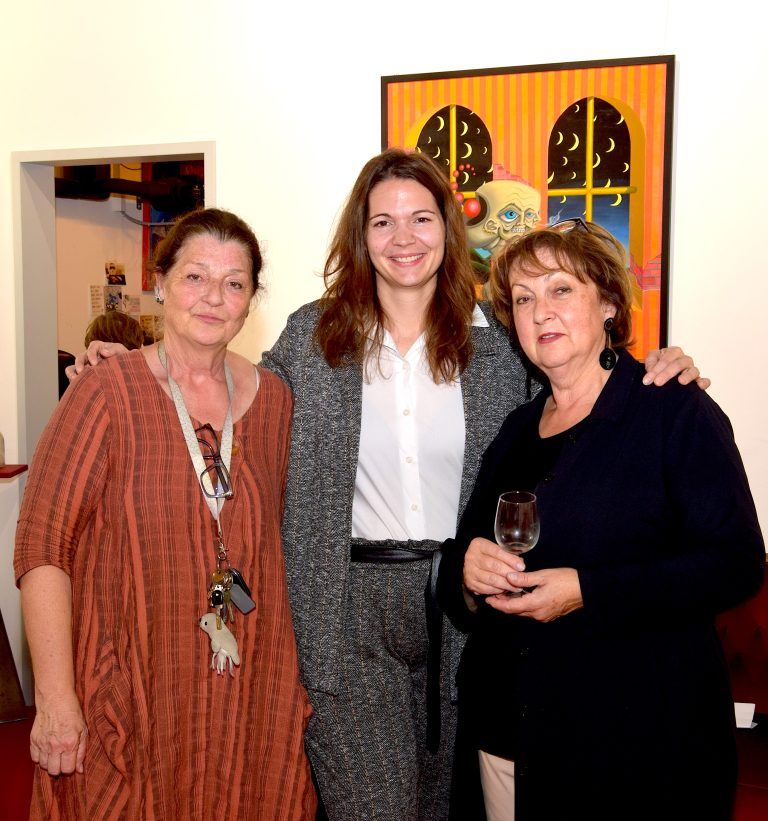 Galeristin Sigrid Fritsche (r.) mit Tochter Michaela Çifçi und Ingrid Gassner.