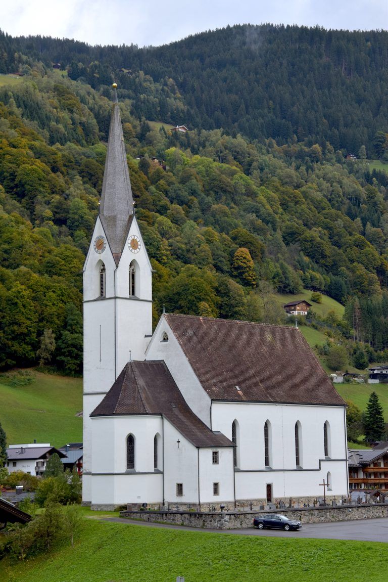 Die Pfarrkirche in Silbertal.