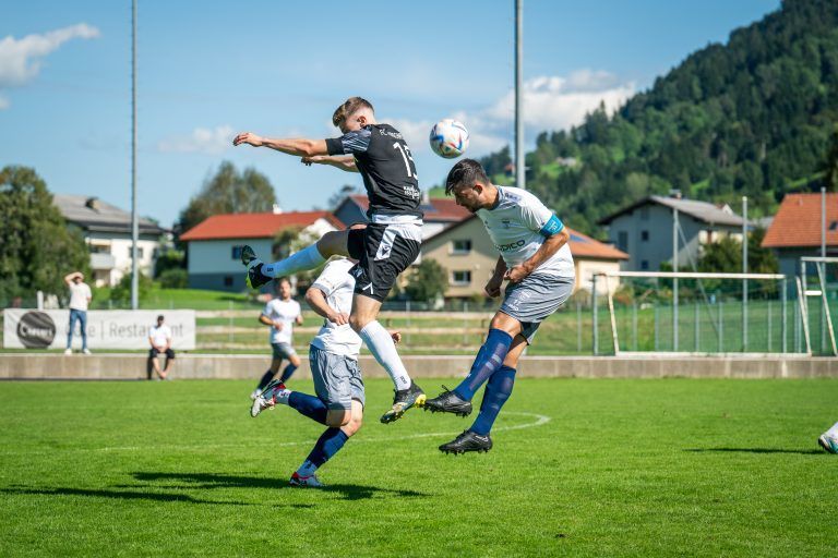 Der Einsatz im Amateurfußball ist hoch. <span class="copyright">Rhomberg</span>