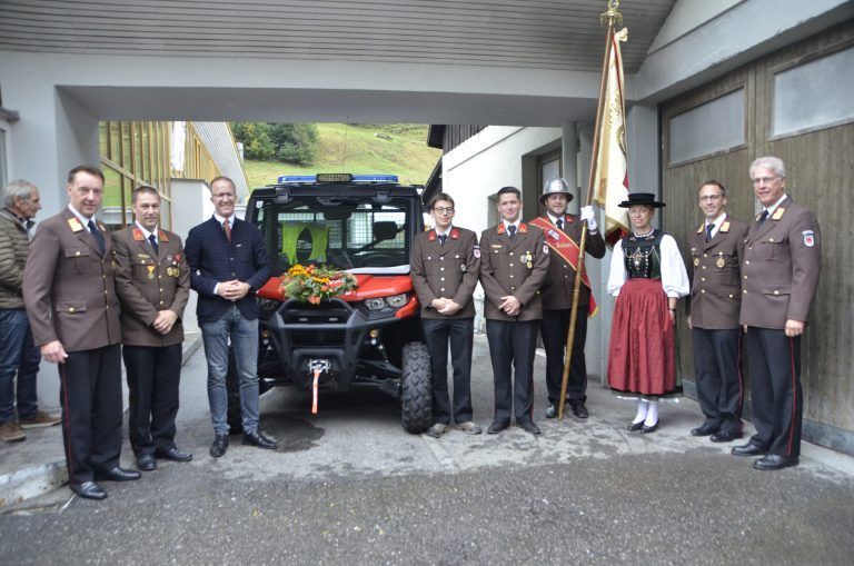 Ein tolles Geburtstagsgeschenk wurde mit dem neuen Tunneleinsatz-Fahrzeug an die Feuerwehr Dalaas übergeben. <span class="copyright">ALLE BILDER:DOB</span>