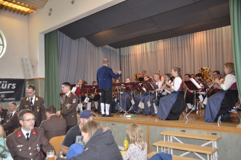 Die Harmoniemusik Dalaas spielte zum Frühschoppen auf.