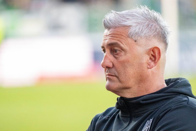 Durchlebt gerade nicht die besten Tage: Austria Lustenaus Trainer Markus Mader. <span class="copyright">Gepa</span>