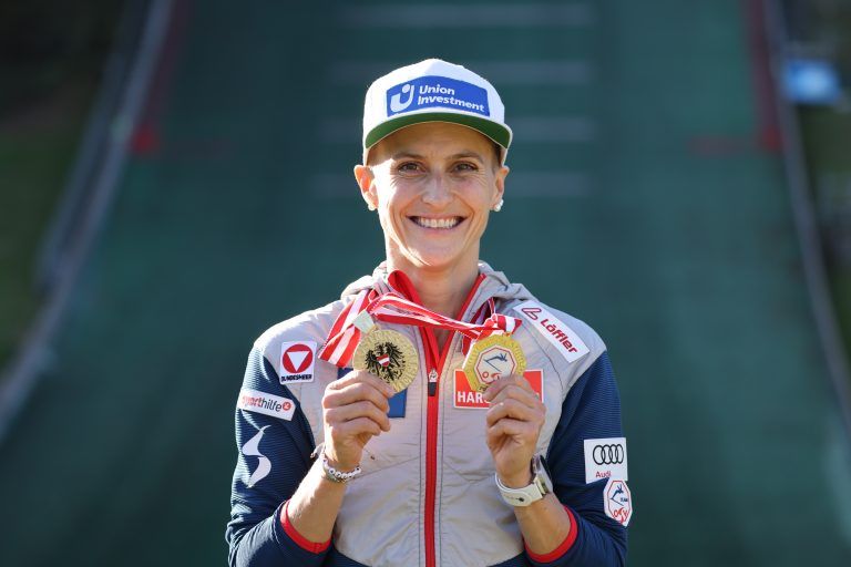 Eva Pinkelnig mit der Staatsmeisterschaftsmedaille. <span class="copyright">gepa</span>