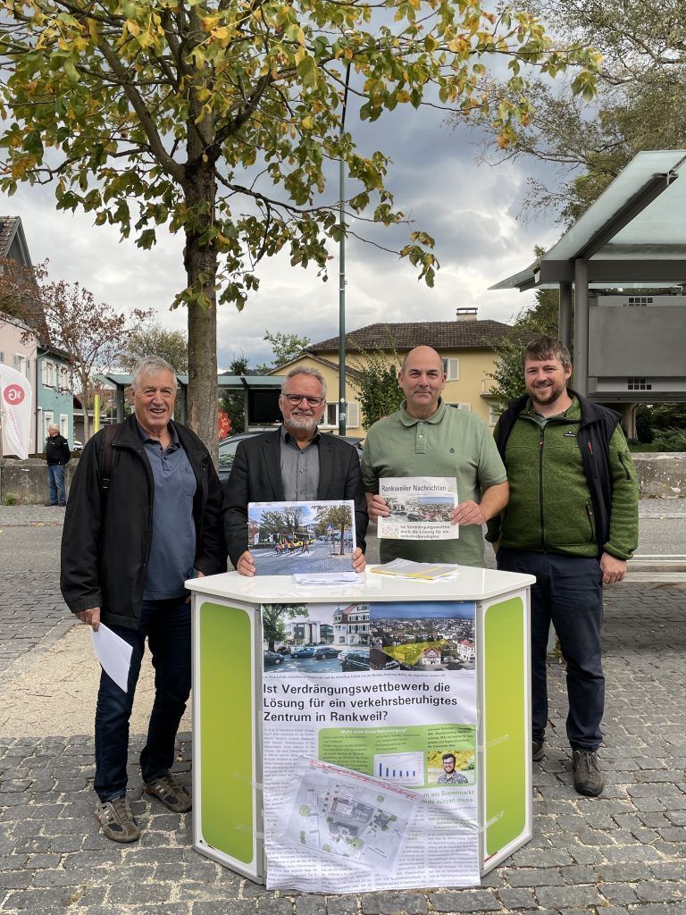 Das Grüne Forum Rankweil setzt sich für ein attraktives Zentrum mit vielfältigem Angebot und wenig Verkehr ein. Peter Fischer, Fraktionsobmann Christoph Metzler, Alejandro Schwaszta und Michael Vedder bei der Pressekonferenz am Freitagvormittag.