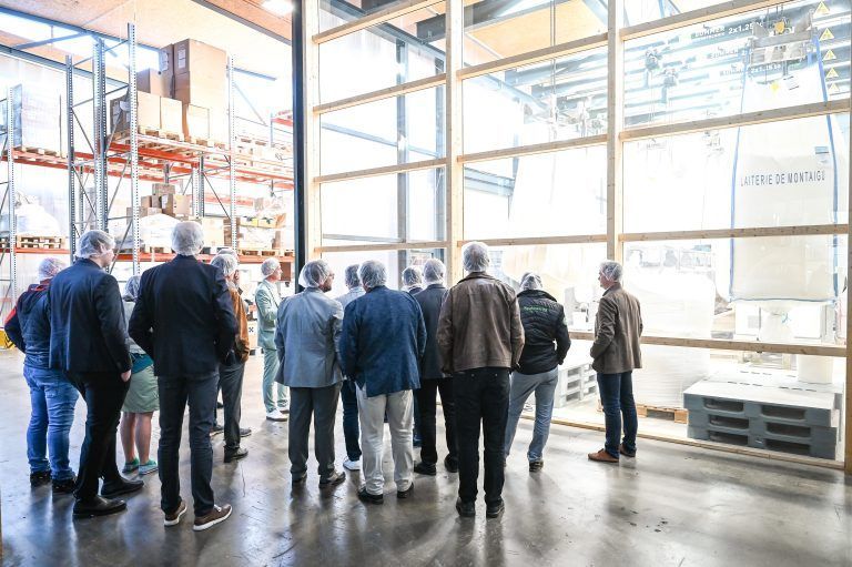 Beim Walgauer Unternehmerfrühstück führten Markus Hämmerle und sein Team durch den Betrieb und gaben Einblicke in den Modernisierungsprozess. <span class="copyright">Hämmerle/UdoMittelberger</span>