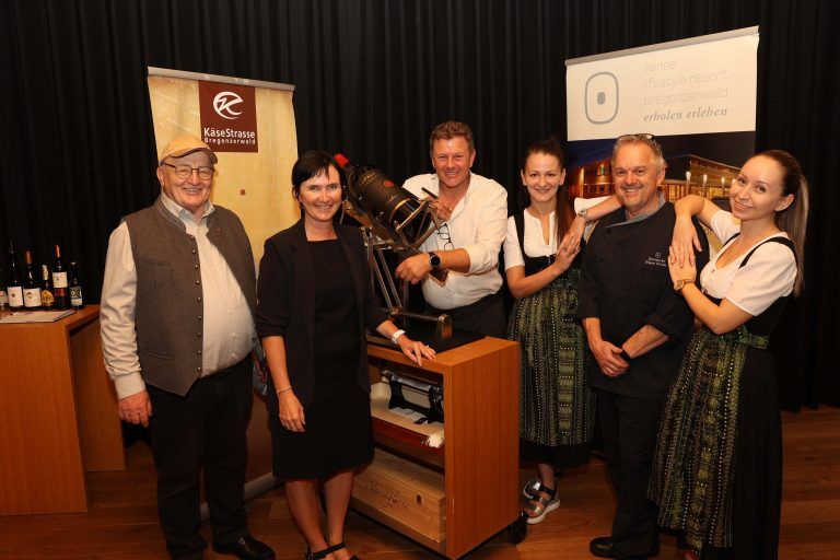 Reinhard Lechner, Natalie und Michael Lässer, Szultana, Küchenchef Jürgen Klocker und Evelin. ame