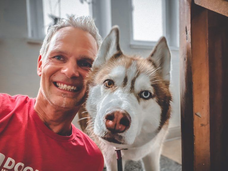 Patrick Waltenberger ist Hundetrainer und hat selbst mehrere Vierbeiner.<span class="copyright"> Privat</span>