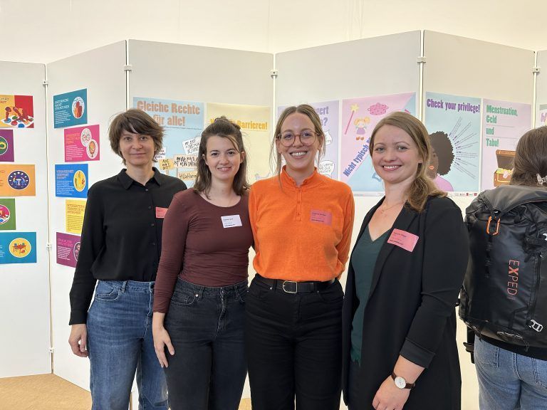 Angelika Fitz (l.), Katharina Buhri, Theresia Vogel (r.) und Geschäftsführerin Angelika Atzinger des Vereins Amazone.<span class="copyright"> pem </span>