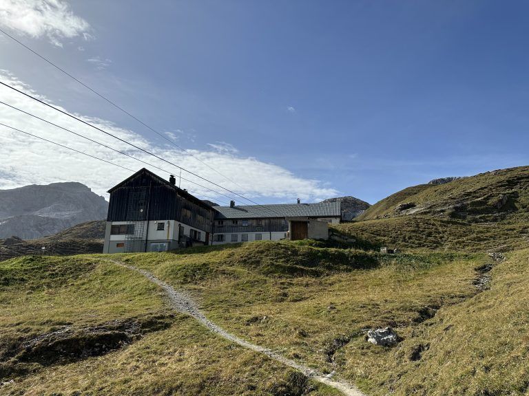 Die Tilisunahütte liegt auf 2211 Metern Seehöhe. <span class="copyright">Jankowitsch</span>