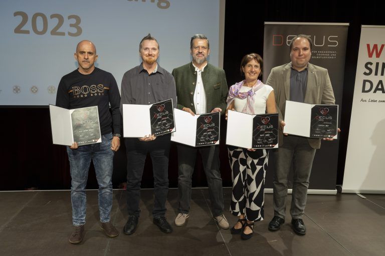 Mit dem Decus ausgezeichnet: Javier Gamonal Iglesias, Robert Köfler, Jürgen Waibel, Brigitte Kerber und Christoph Boss. 