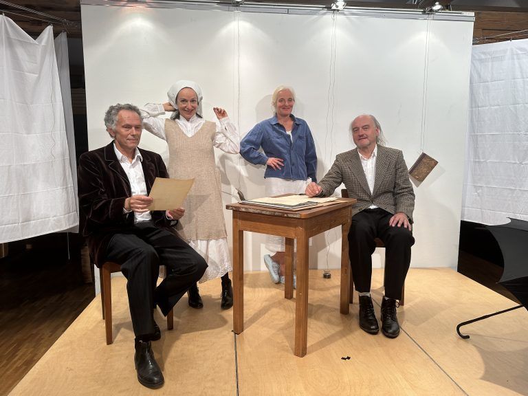 Das Ensemble mit Karl Müller, Katharina und Ruth Grabher sowie Andreas Kosek.