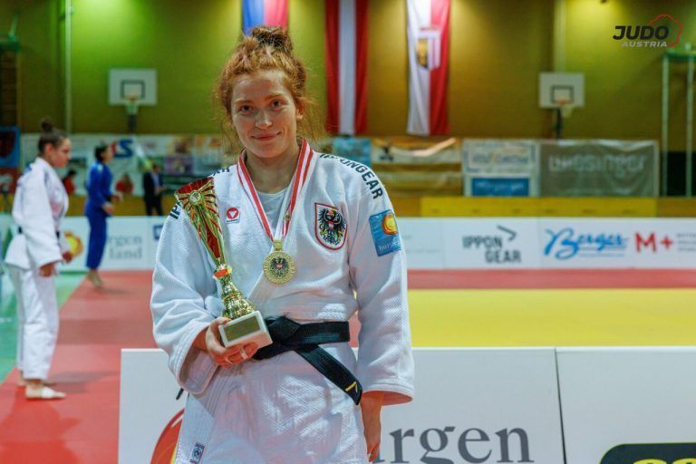 Piovesana mit der Trophäe.Ja/Sellner