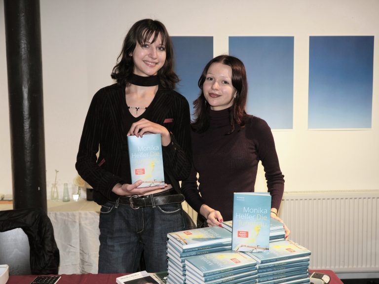 Franziska Wirth und Raffaella Bakai von der Buchhandlung Brunner.