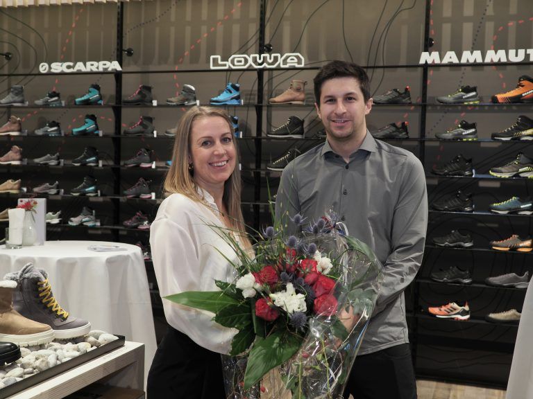 Marketing-Leiterin Vanessa Montibeller mit Geschäftsführer Marcel Hofmann (Intersport Hohenems).