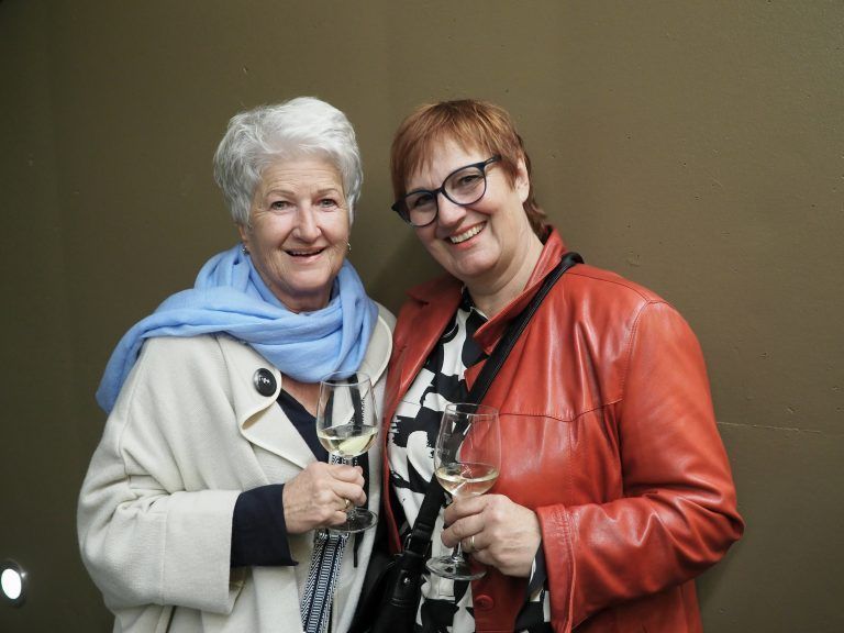 Kunstinteressiert: Christine Gander und Anita Jordanidis.