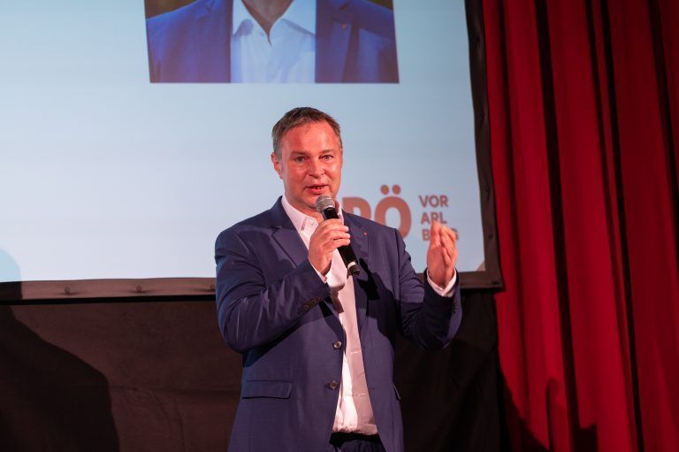 Andreas Babler war am Samstag in Bregenz auf dem SPÖ-Landesparteitag zu Gast. <span class="copyright">VN/Serra</span>