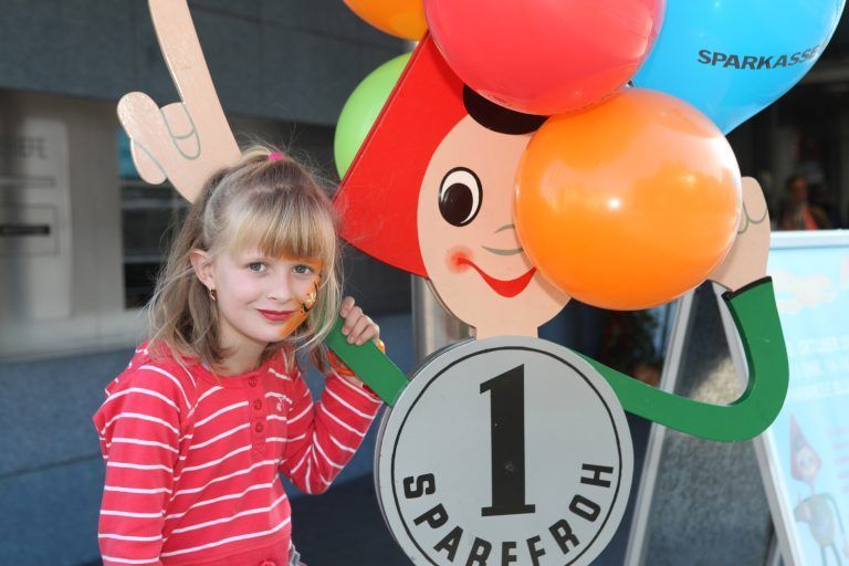 Der Sparefroh hat über die Jahrzehnte Tausende Kinder zum Sparen angehalten. Symbolfoto FA/Sturmer