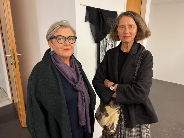 Susan Hirn kam mit Gerti Hopp in die Galerie.Z.