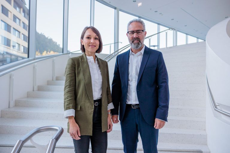 Zukunftsforscherin Christiane Varga und Eigentümer-Präs. Markus Hagen wagen Blick in die Zukunft des Wohnens.Fa