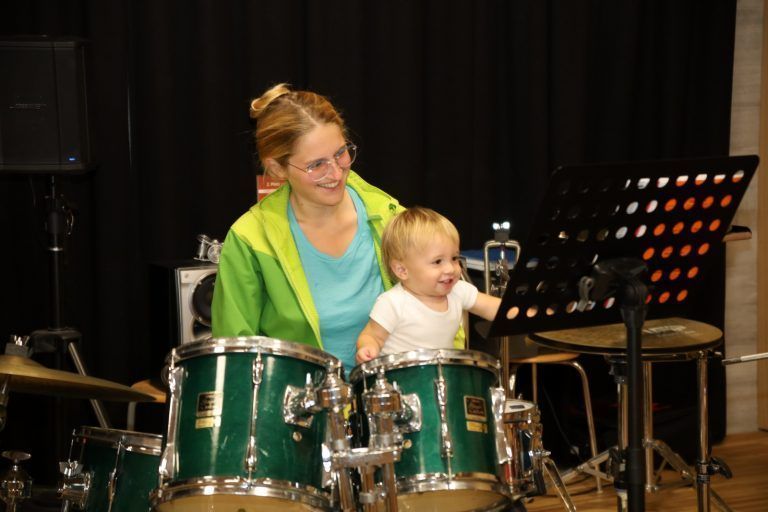 Die Jüngsten zeigten ihr musikalischen Können im Musikheim.