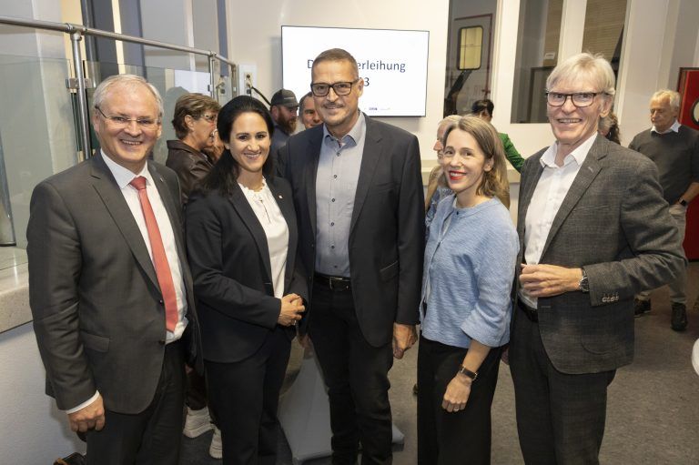 LT-Präsident Harald Sonderegger, Janine Gozzi (Rotes Kreuz), Christian Bernhard, ORF-CR Angelika Simma-Wallinger und WKV-Präsident Wilfried Hopfner. 