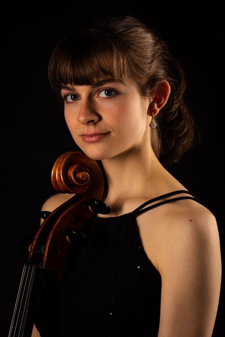 Cellistin Hannah Amann hat bereits als Substitutin bei den Wiener Symphonikern gespielt. <br><span class="copyright">Fani Raa</span>